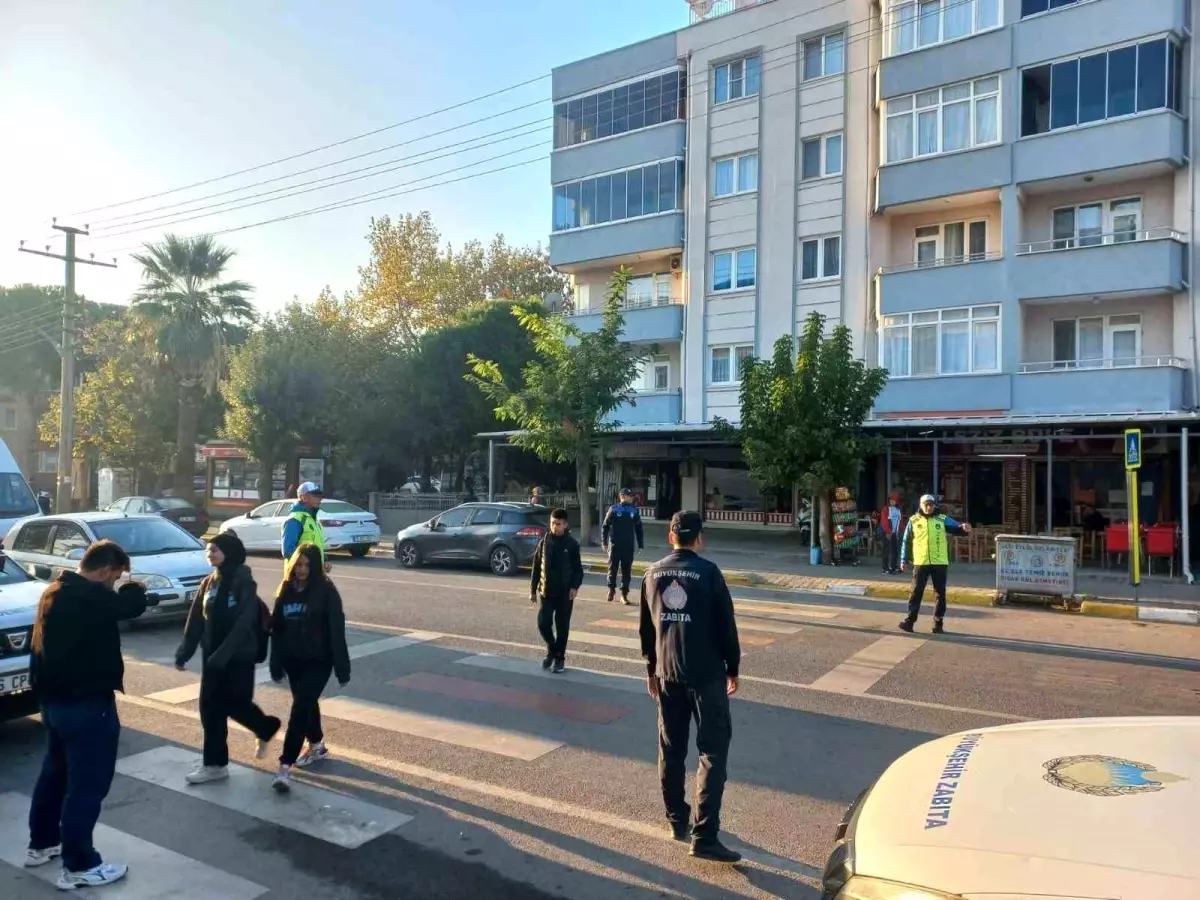 Balıkesir’de öğrencilerin güvenliği için okul önlerinde denetim